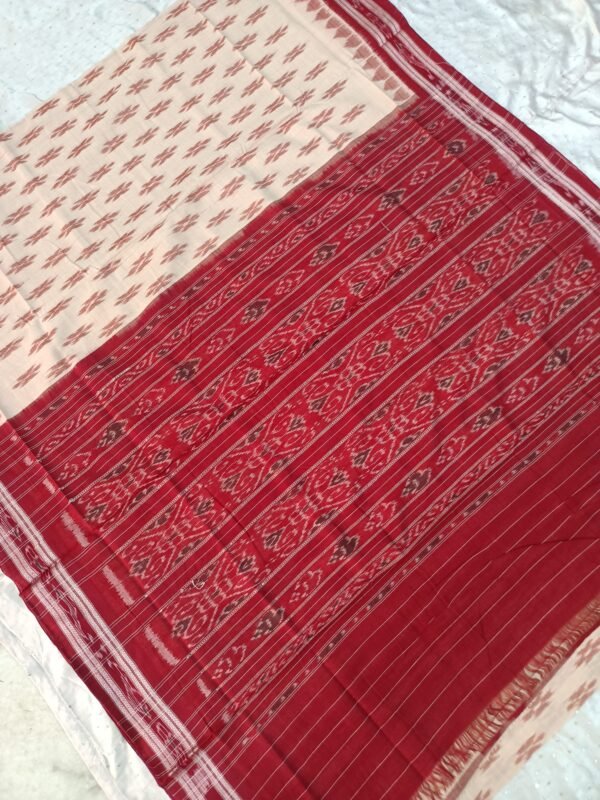 Offwhite sambalpuri cotton saree with maroon border and temples - Image 3