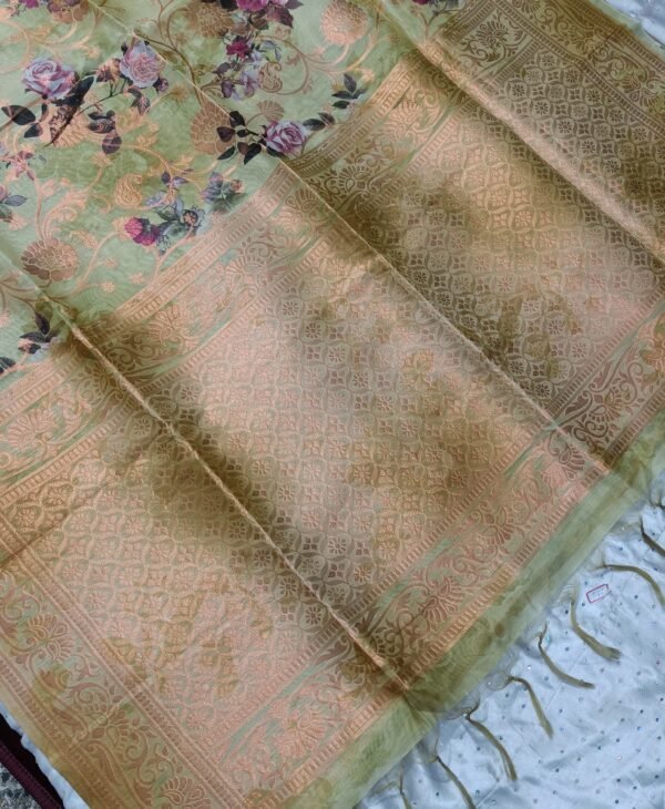 Green flower pattern art silk saree with blouse - Image 4