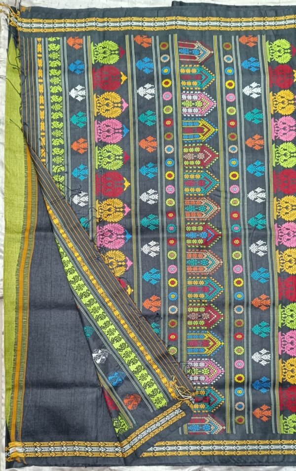 Green and black motif pure tussar silk saree with blouse - Image 3