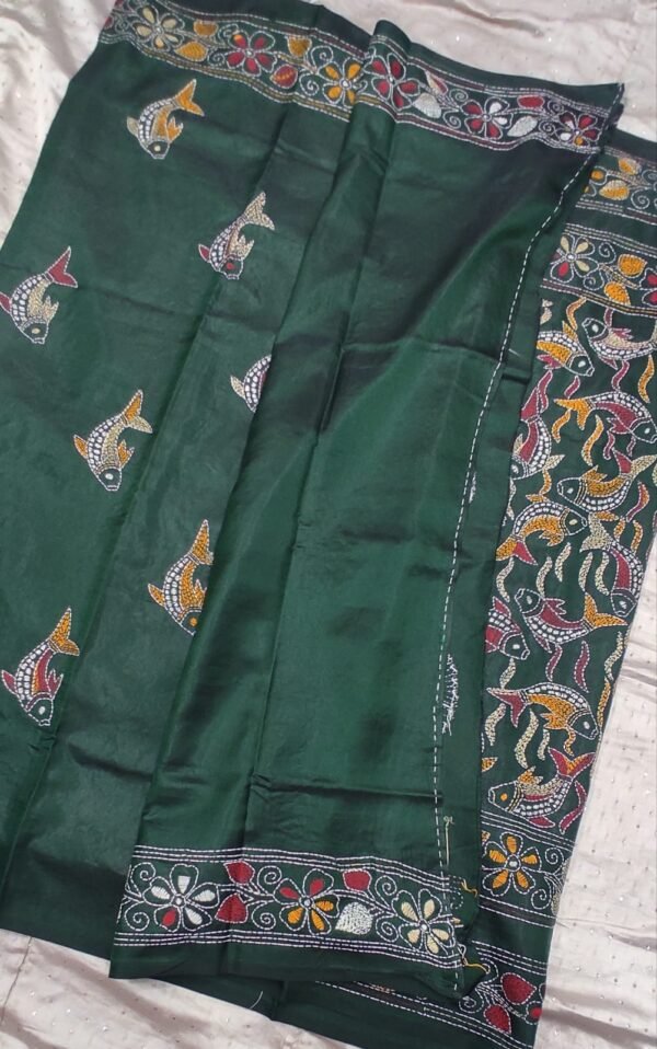 Deep green Bangalore silk kantha stitch saree with blouse - Image 2