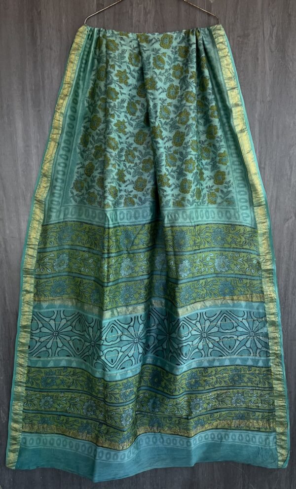 Light green flower pattern maheswari silk saree with zari border