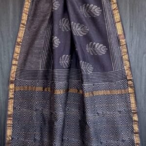 Gray blue flower pattern maheswari silk saree with zari border