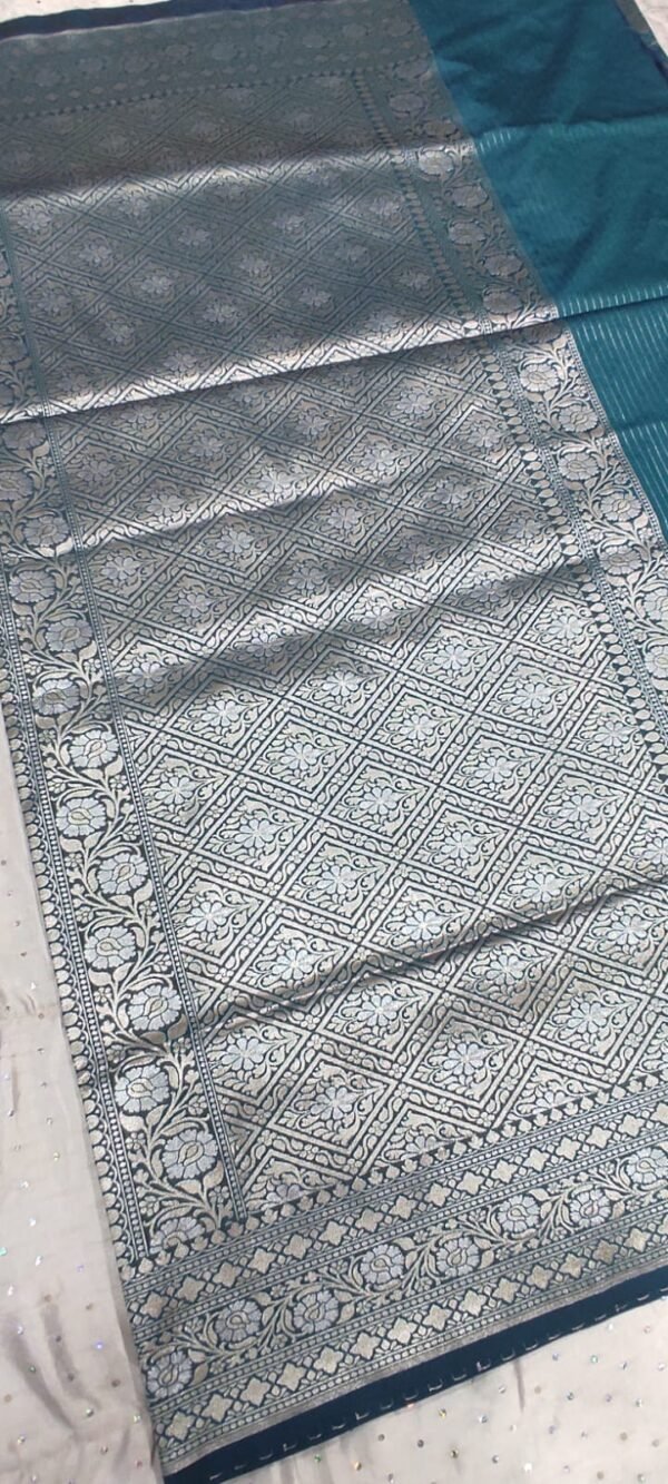 Bondi blue flower pattern banarasi silk saree with zari work - Image 6