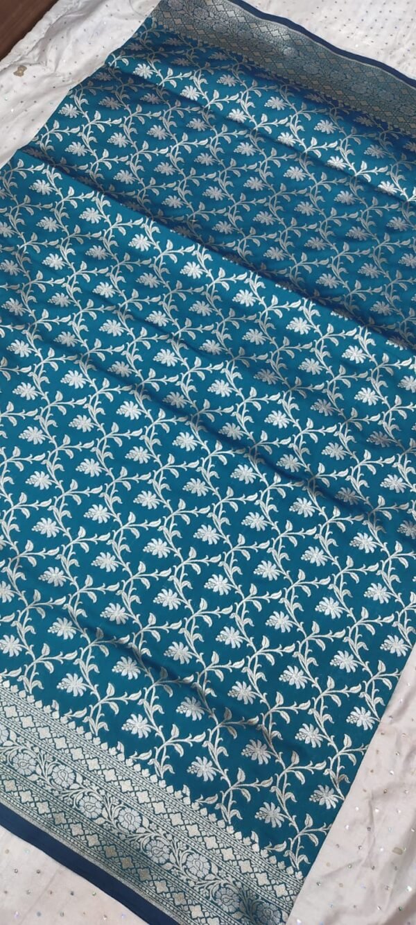 Bondi blue flower pattern banarasi silk saree with zari work - Image 5