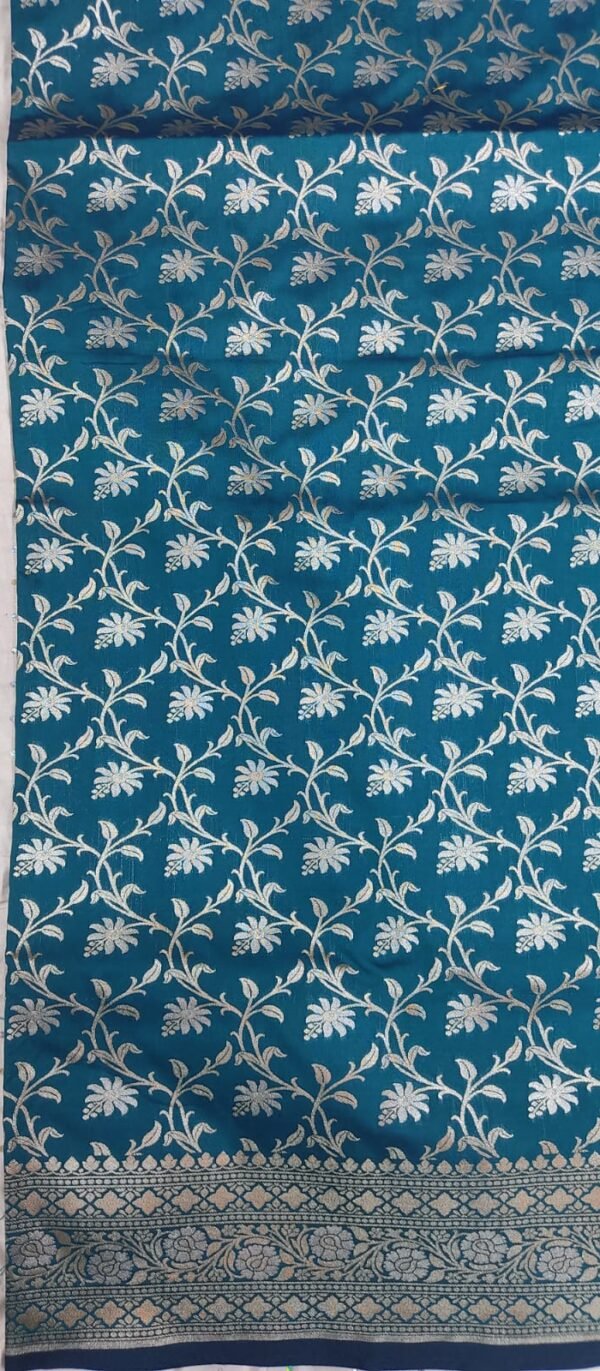 Bondi blue flower pattern banarasi silk saree with zari work - Image 2