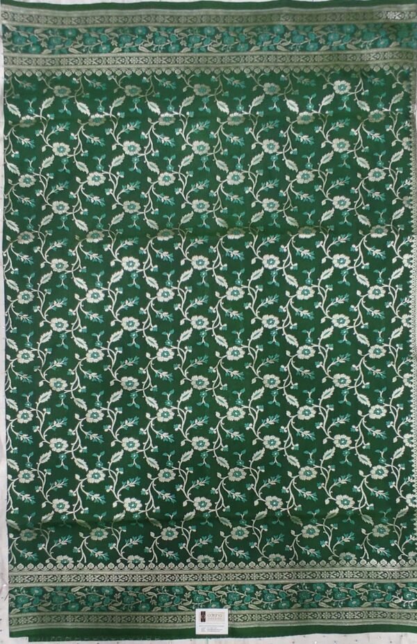 Deep green flower pattern banarasi silk saree with zari work