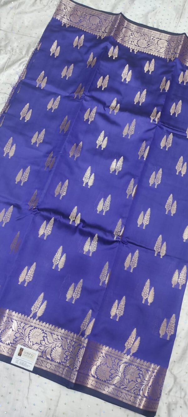 Blue leaf pattern banarasi silk saree with zari work - Image 2