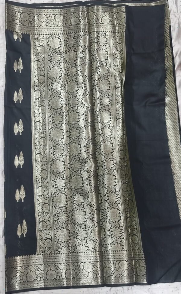 Black leaf pattern banarasi silk saree with zari work - Image 7