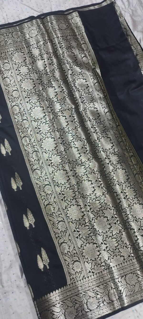 Black leaf pattern banarasi silk saree with zari work - Image 6