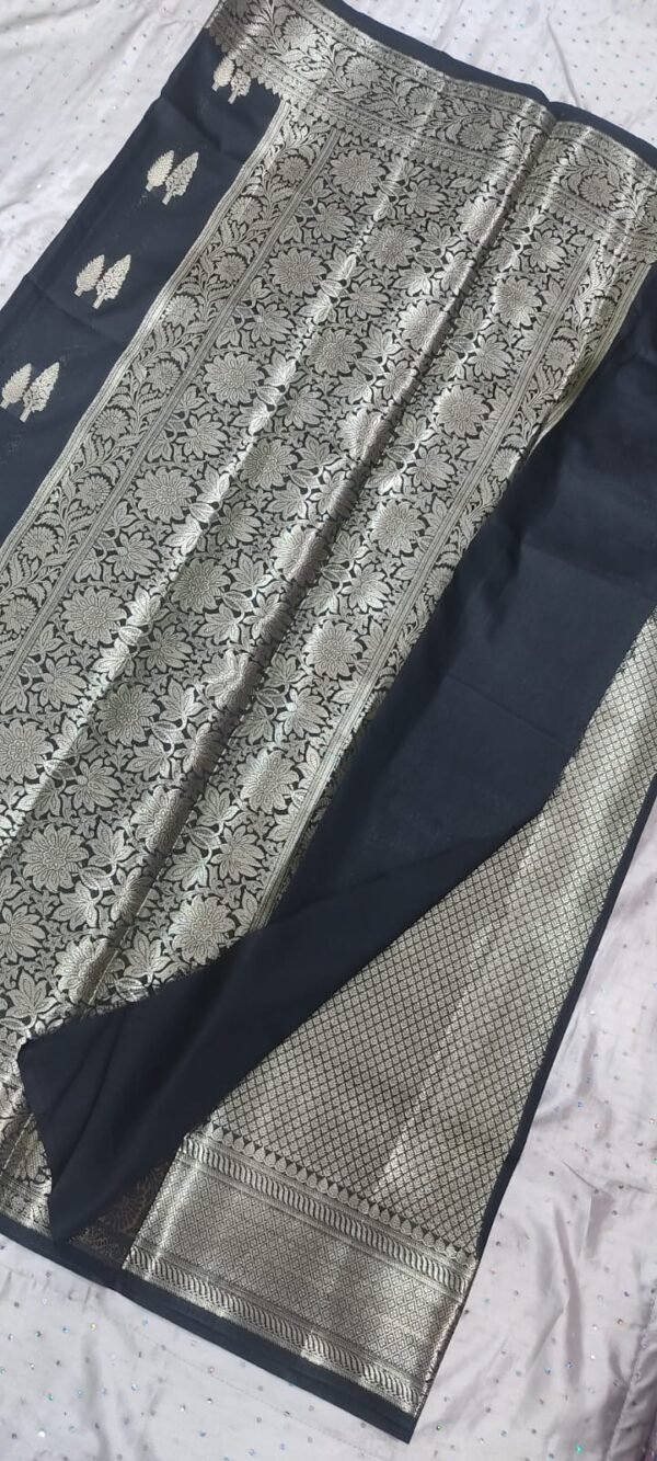 Black leaf pattern banarasi silk saree with zari work - Image 5