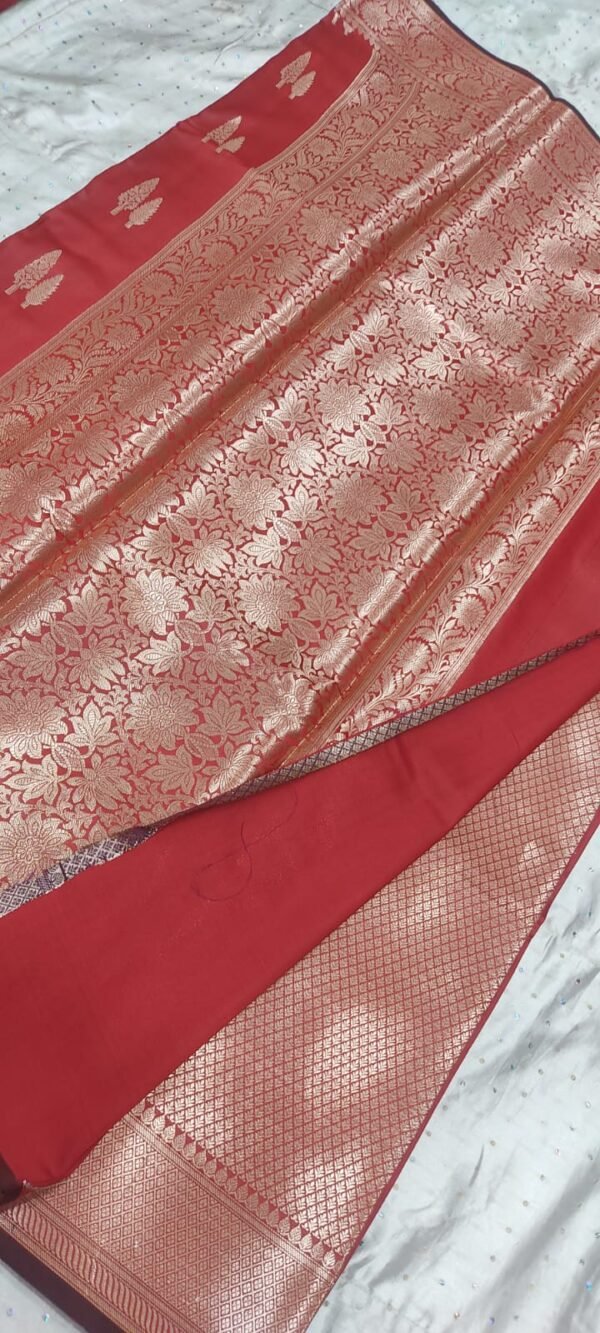 Red leaf pattern banarasi silk saree with zari work - Image 7