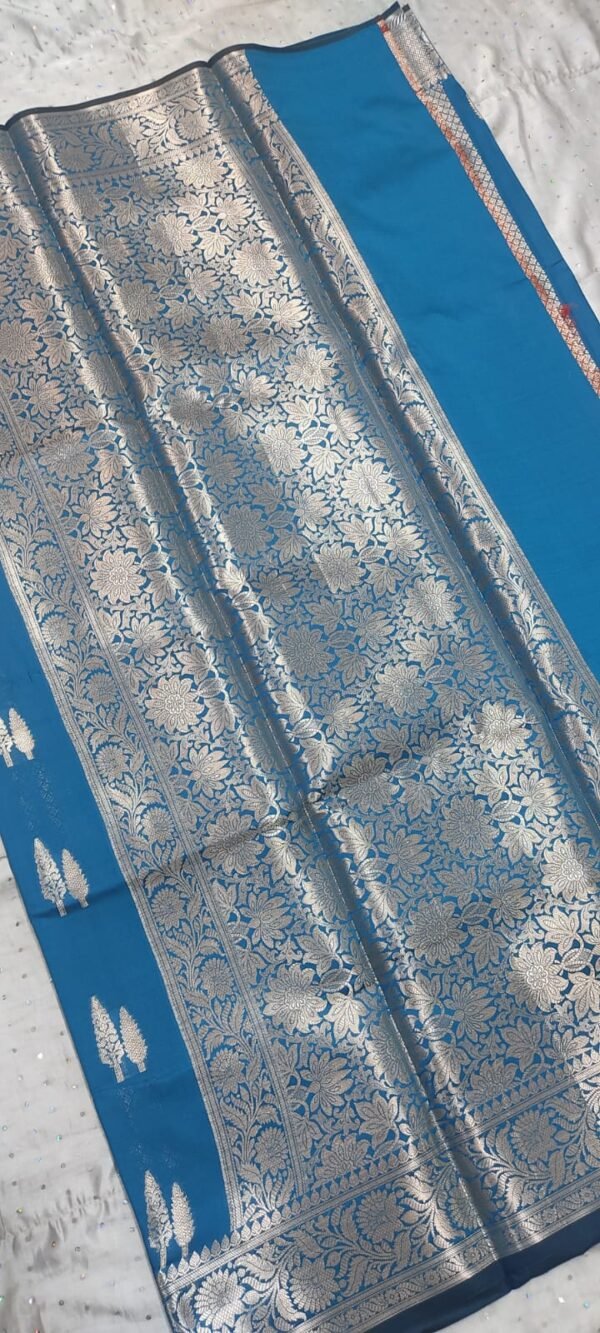 Sky leaf pattern banarasi silk saree with zari work - Image 6