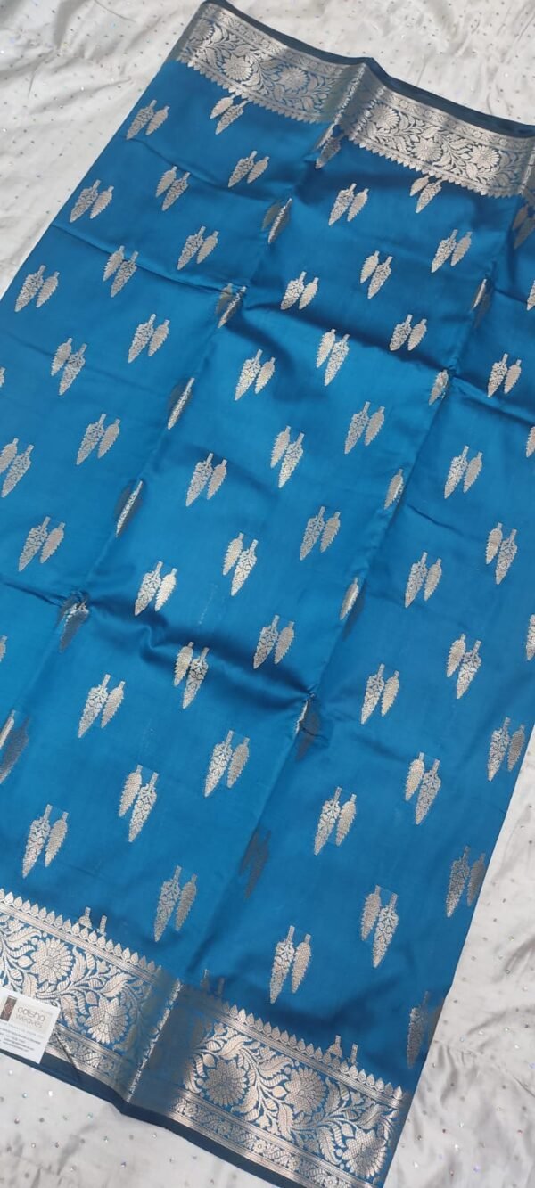 Sky leaf pattern banarasi silk saree with zari work - Image 2