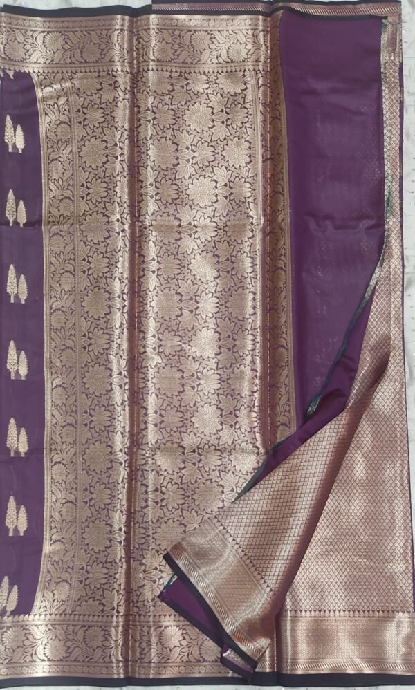 Magenta leaf pattern banarasi silk saree with zari work - Image 8