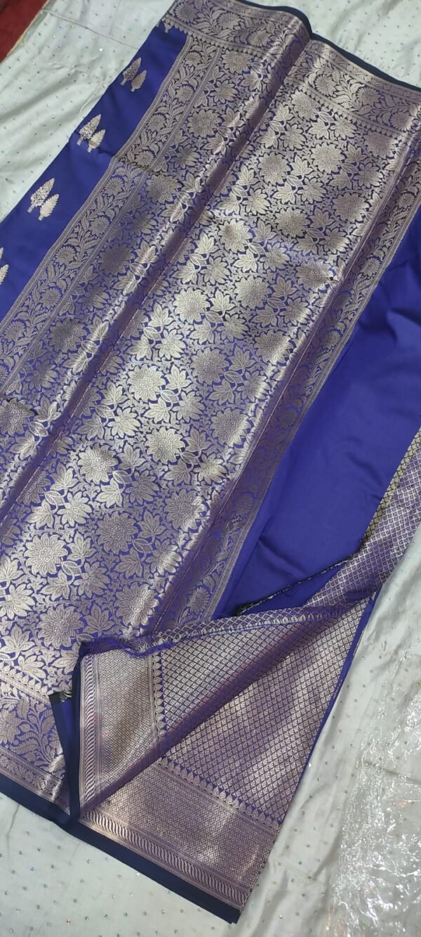 Blue leaf pattern banarasi silk saree with zari work - Image 7