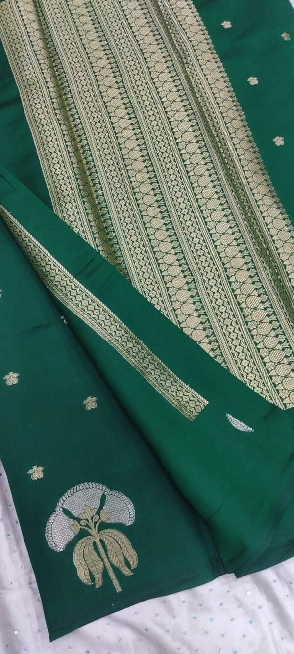 Green buti pattern pure banarasi soft silk saree with blouse - Image 11