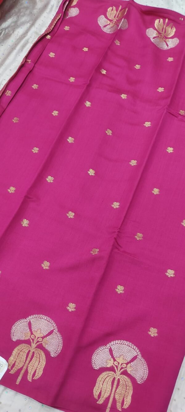 Pink buti pattern pure banarasi soft silk saree with blouse - Image 2