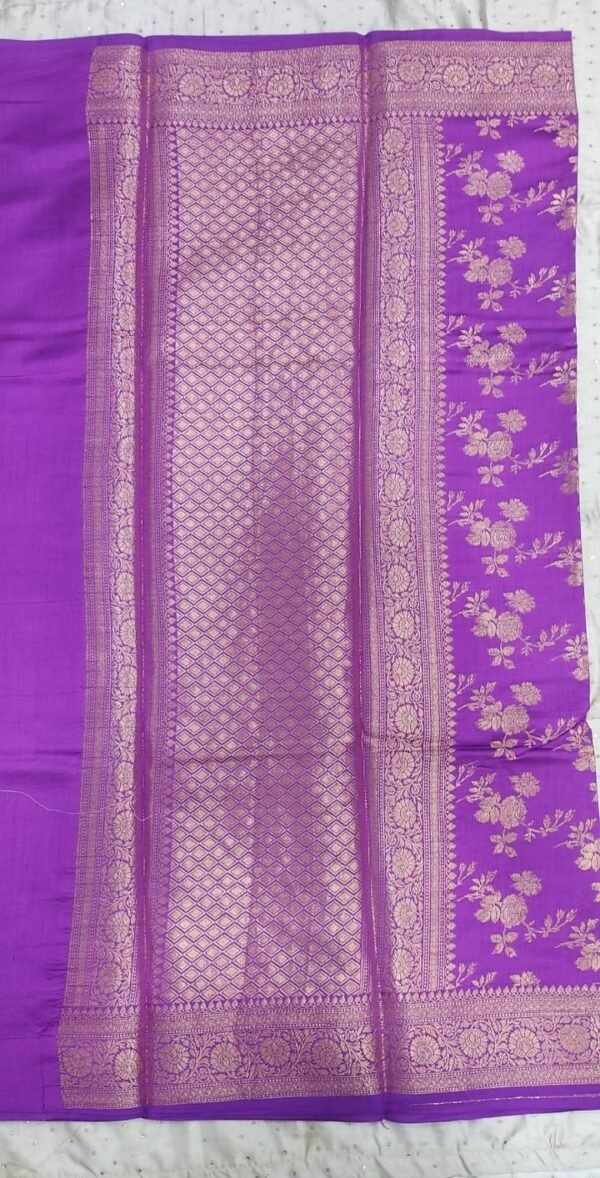 Purple rose pattern banarasi silk saree with blouse - Image 7