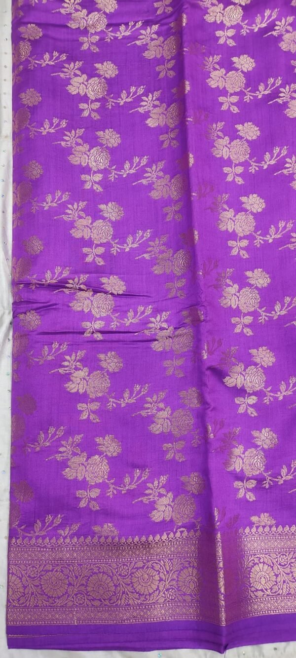 Purple rose pattern banarasi silk saree with blouse - Image 4