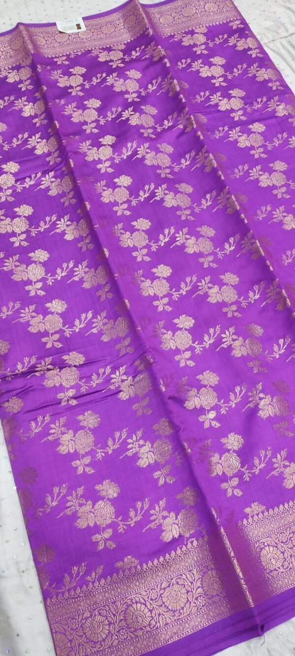 Purple rose pattern banarasi silk saree with blouse - Image 3
