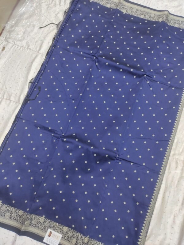 Blue resam work banarasi silk saree with blouse - Image 3