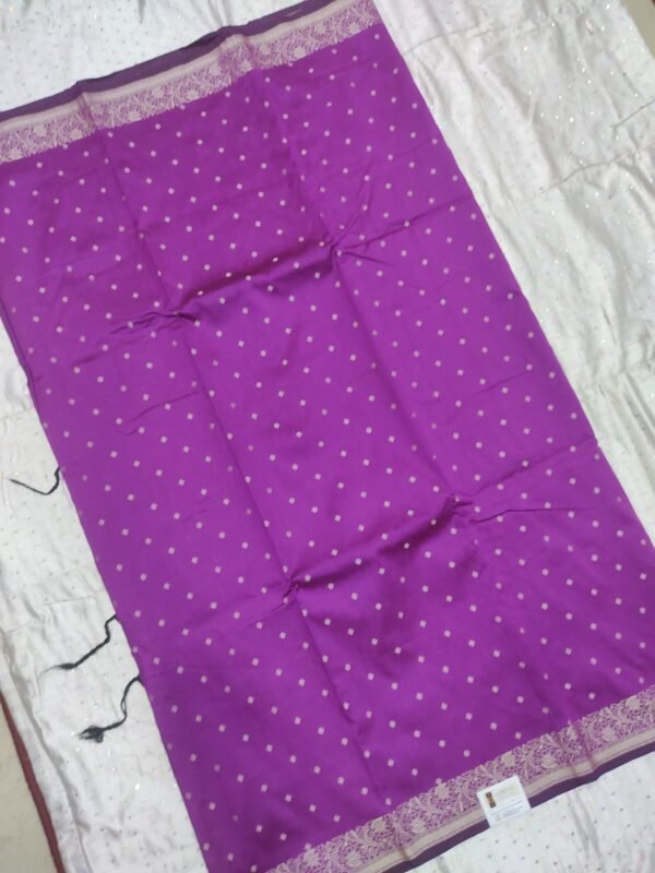 Magenta resam work banarasi silk saree with blouse - Image 4