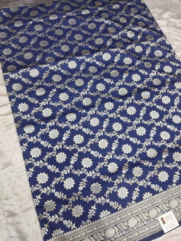 Blue flower pattern banarasi silk saree with zari work - Image 3