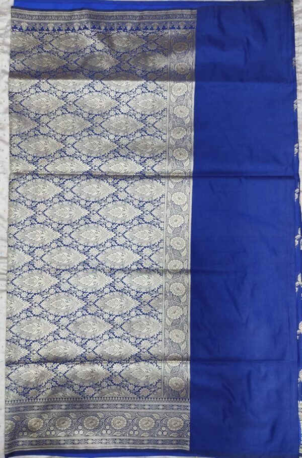 Blue flower pattern banarasi silk saree with zari work - Image 6