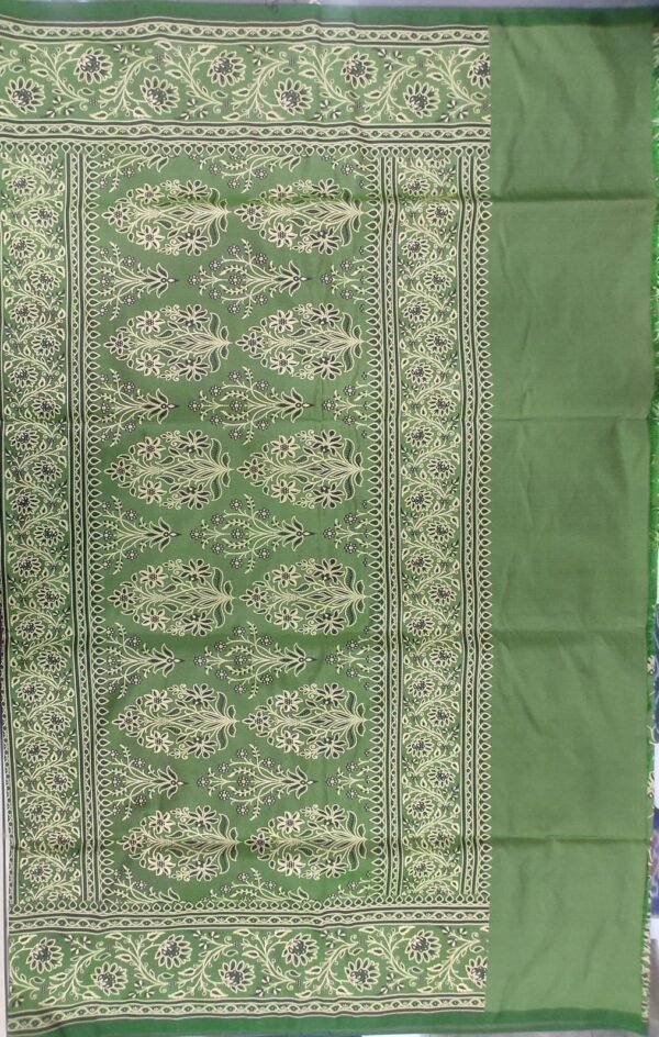Green flower pattern banarasi silk saree with blouse - Image 2