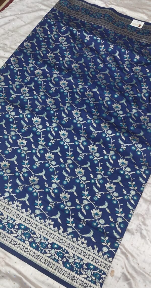 Blue flower pattern banarasi silk saree with zari work - Image 7