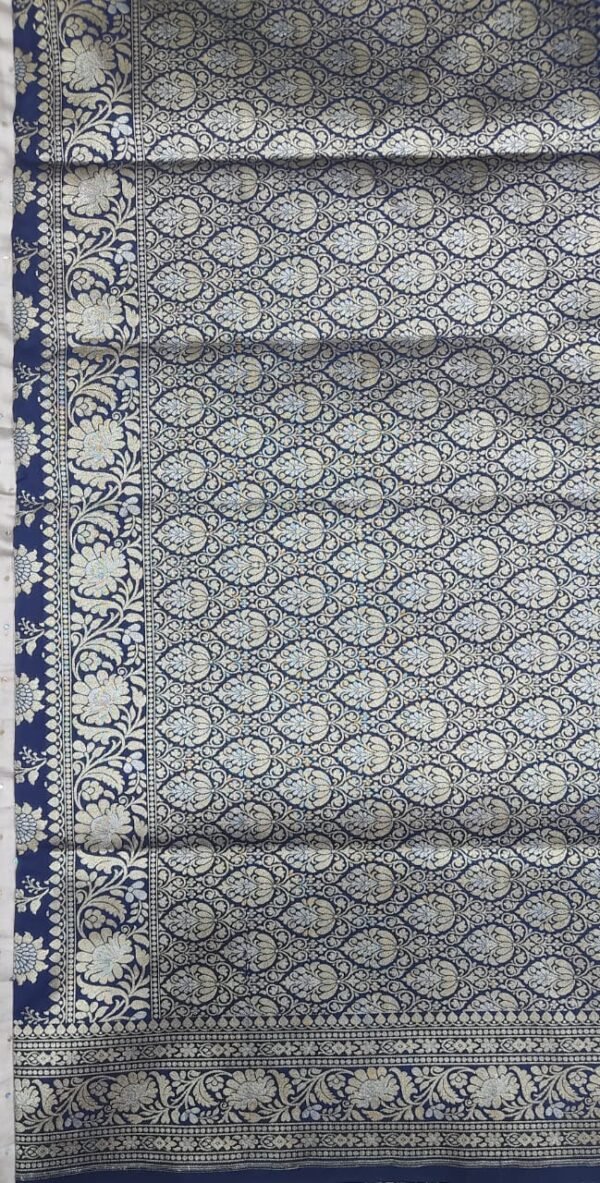 Blue flower pattern banarasi silk saree with blouse - Image 7