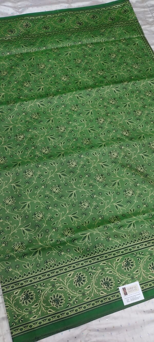 Green flower pattern banarasi silk saree with blouse - Image 5