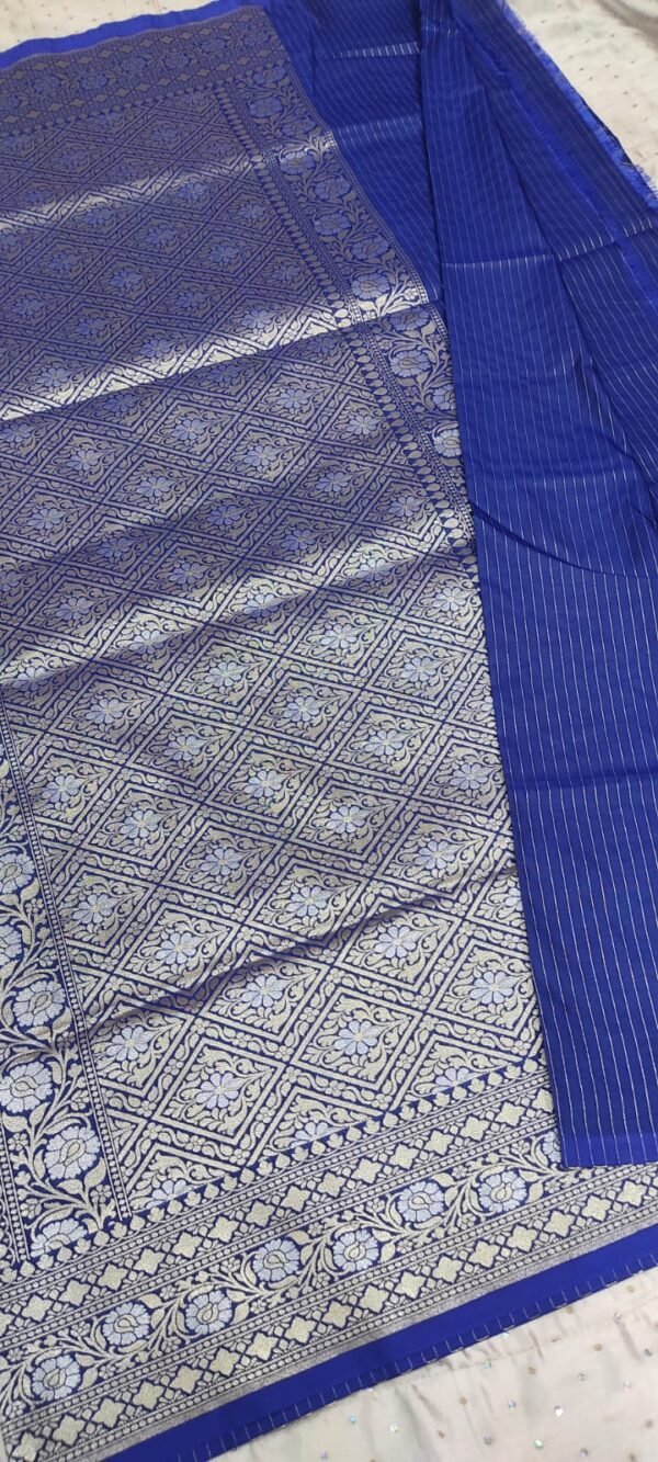 Blue flower pattern banarasi silk saree with zari work - Image 12