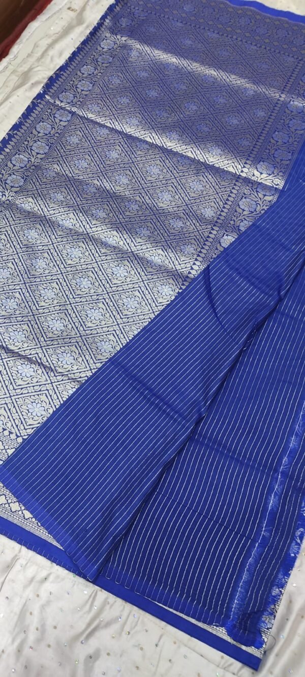 Blue flower pattern banarasi silk saree with zari work - Image 10