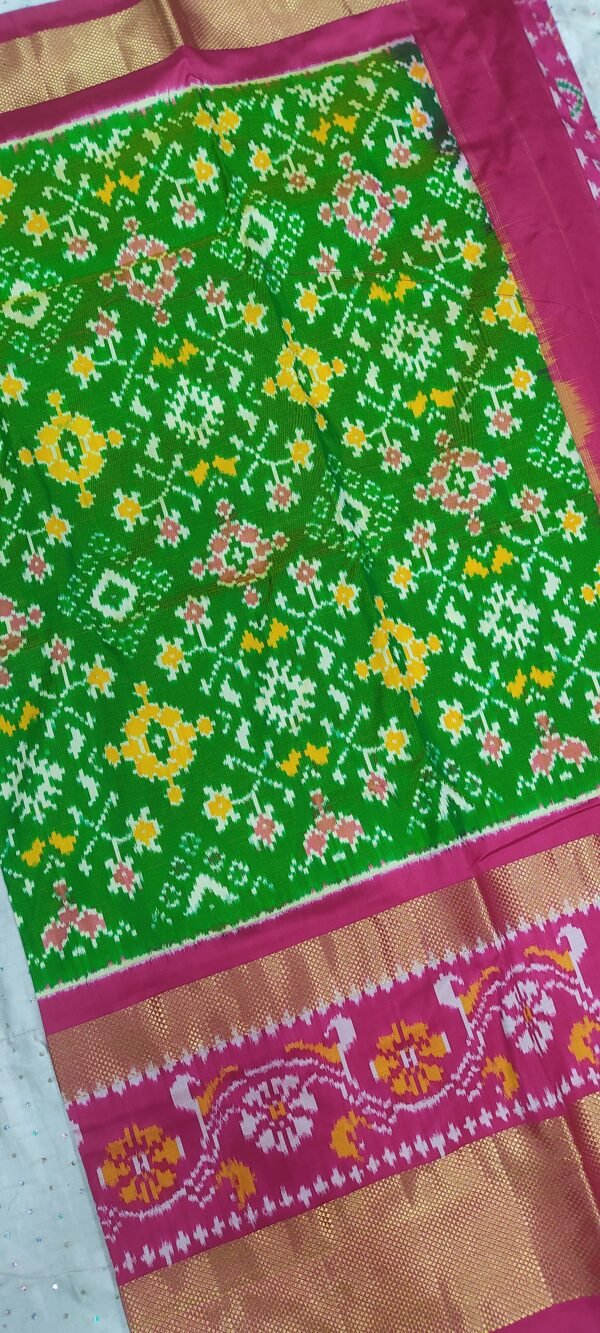 Parrot green and pink double ikkat pattu silk saree with zari border and anchal - Image 4