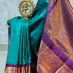 Green and blur checked gadwal silk saree with blouse